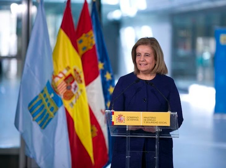 Fátima Báñez, ministra de Empleo de España. / Twitter