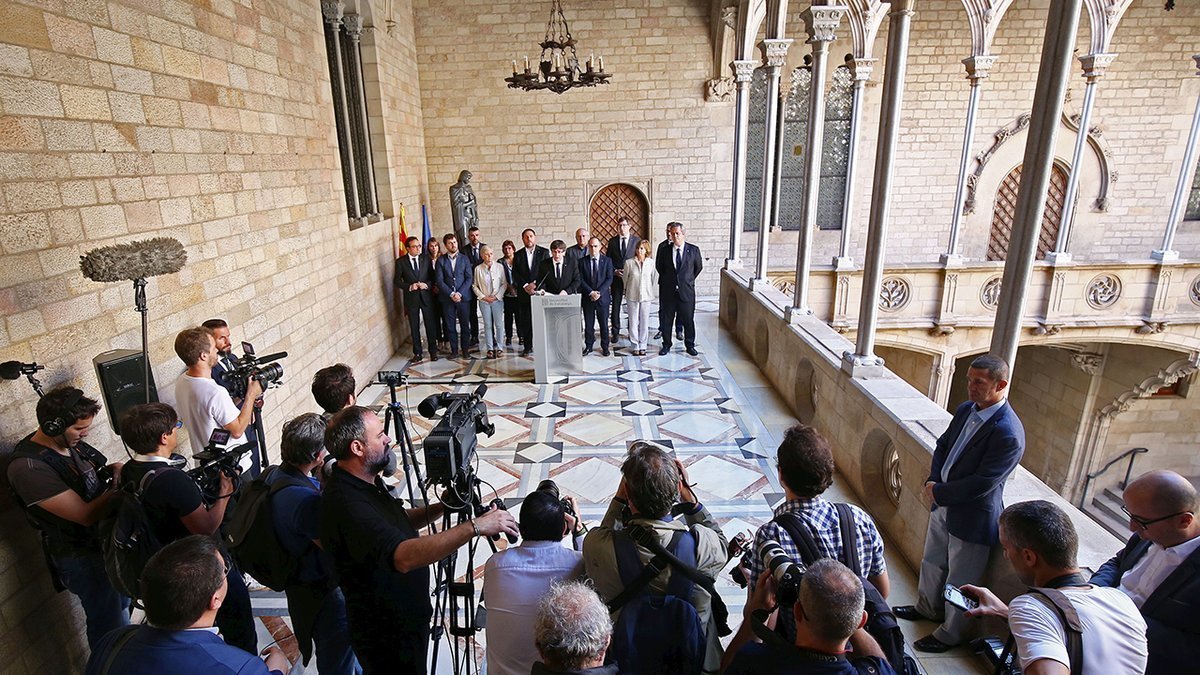 Declaración institucional del presidente de la Generalitat de Cataluña, Carles Puigdemont. / Mundiario