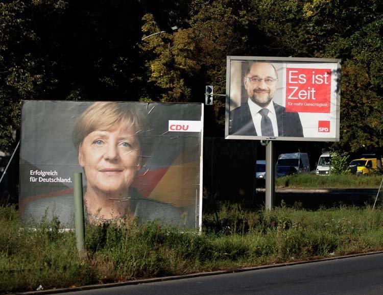 Los sondeos pronostican que el partido de Merkel superará al de Schulz en 14 puntos | efe