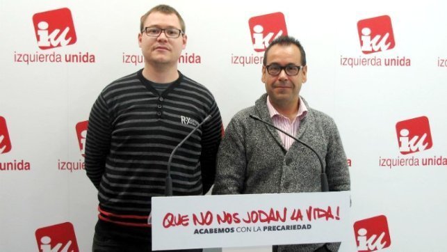 El coordinador regional de IU Castilla-La Mancha (izqda), Juan Ramón Crespo; y el coordinador provincial IU Ciudad Real, Pedro Mellado (dcha), en rueda de prensa