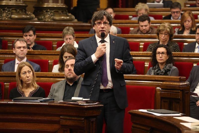 Carles Puigdemont, presidente de la Generalitat, en una de sus intervenciones en el Parlamento de Cataluña. / Facebook Carles Puigdemont